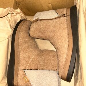 Chaco Tan Shearling Ankle Boots